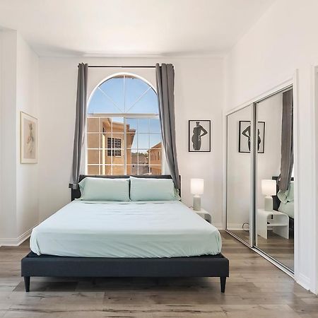 Spacious Private Gated Modern Loft Close To Universal Studio And Hollywood Los Angeles Eksteriør bilde